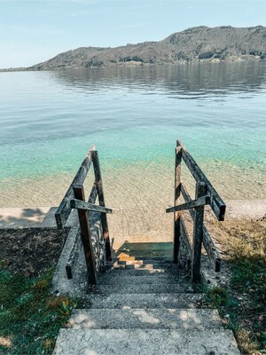 Badeplatz Seezugang Attersee Bild 2