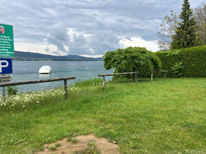 Badeplatz Seezugang Steinwand Bild 1